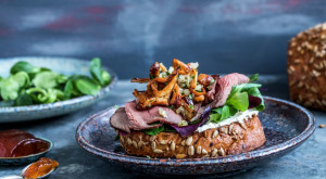 Reinsdyrsmørbrød med kantareller